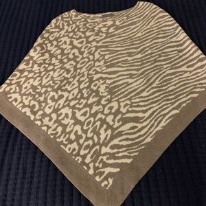 Barefoot Dreams CozyChic Ultra Lite in Cream and Brown